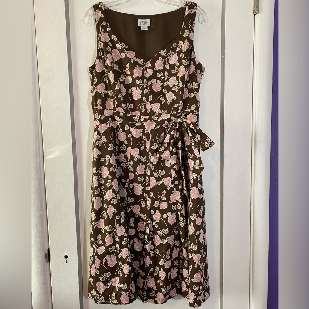 ANN TAYLOR LOFT - Sleeveless Dress, size 12
